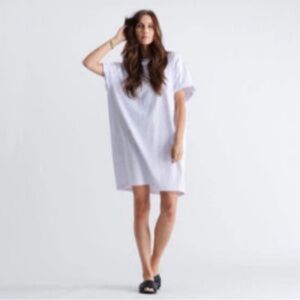 NWT Emma Knudsen T-Shirt Dress